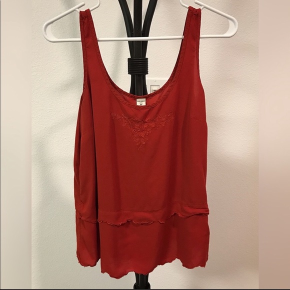 Beautiful Top! - Picture 2 of 3